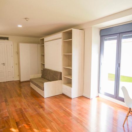 Apartamentos Plaza De Santiago - Estudios Turisticos - 1 Llave Pinto Ngoại thất bức ảnh