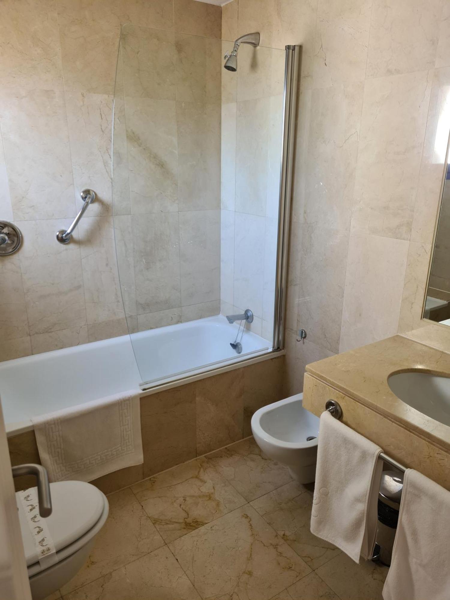 Apartamentos Plaza De Santiago - Estudios Turisticos - 1 Llave Pinto Ngoại thất bức ảnh