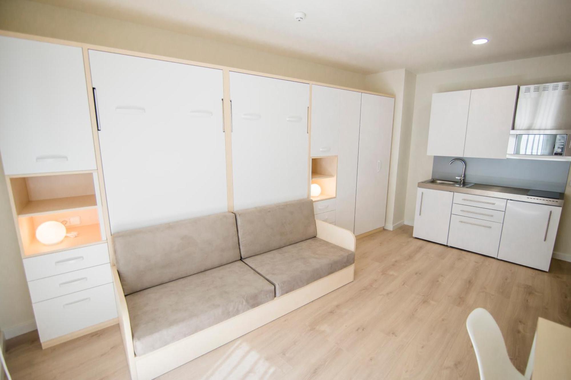 Apartamentos Plaza De Santiago - Estudios Turisticos - 1 Llave Pinto Ngoại thất bức ảnh
