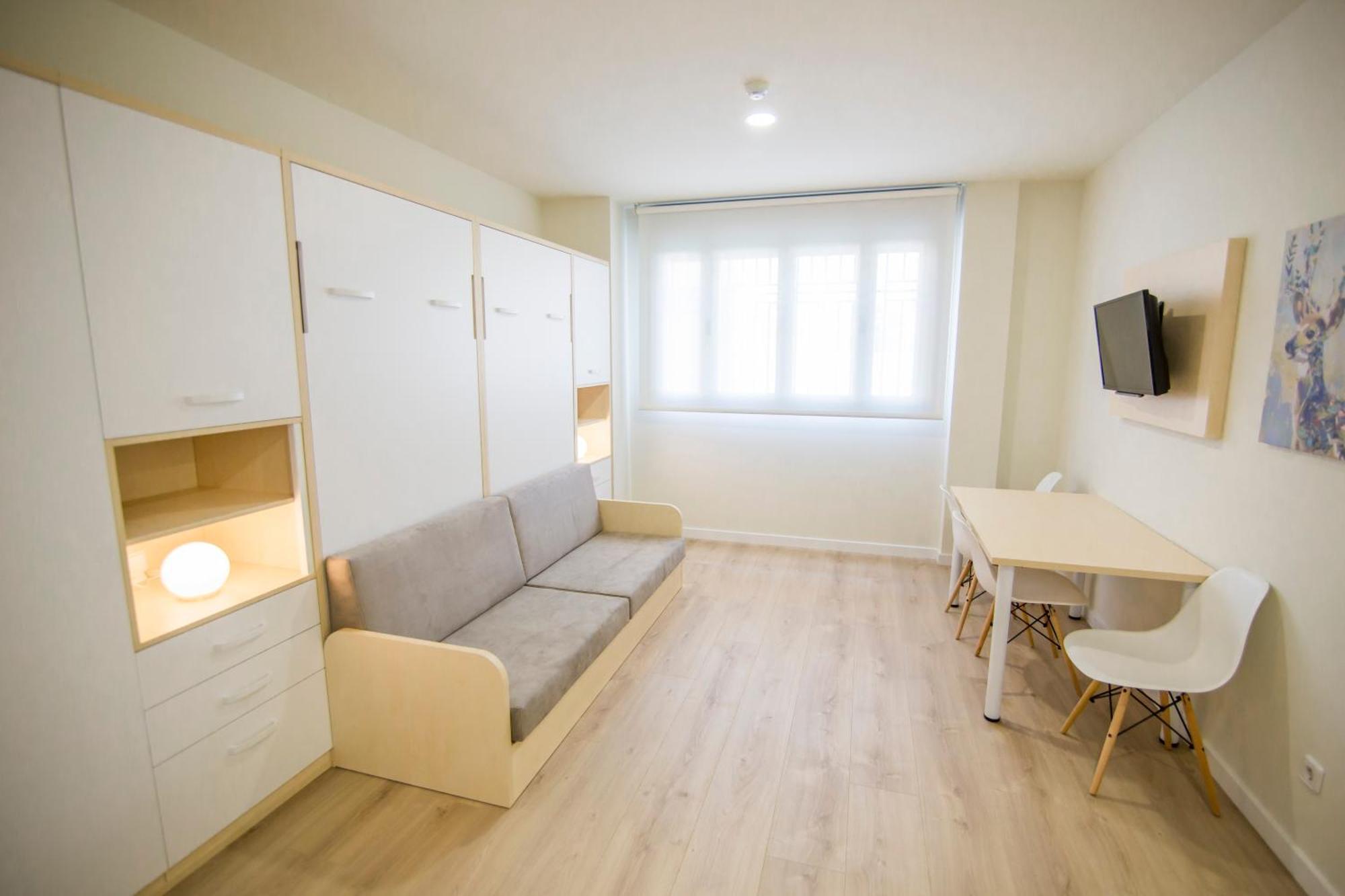 Apartamentos Plaza De Santiago - Estudios Turisticos - 1 Llave Pinto Ngoại thất bức ảnh