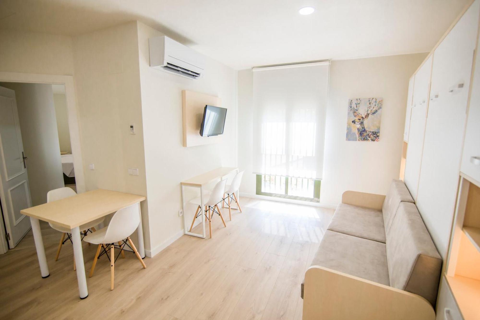 Apartamentos Plaza De Santiago - Estudios Turisticos - 1 Llave Pinto Ngoại thất bức ảnh