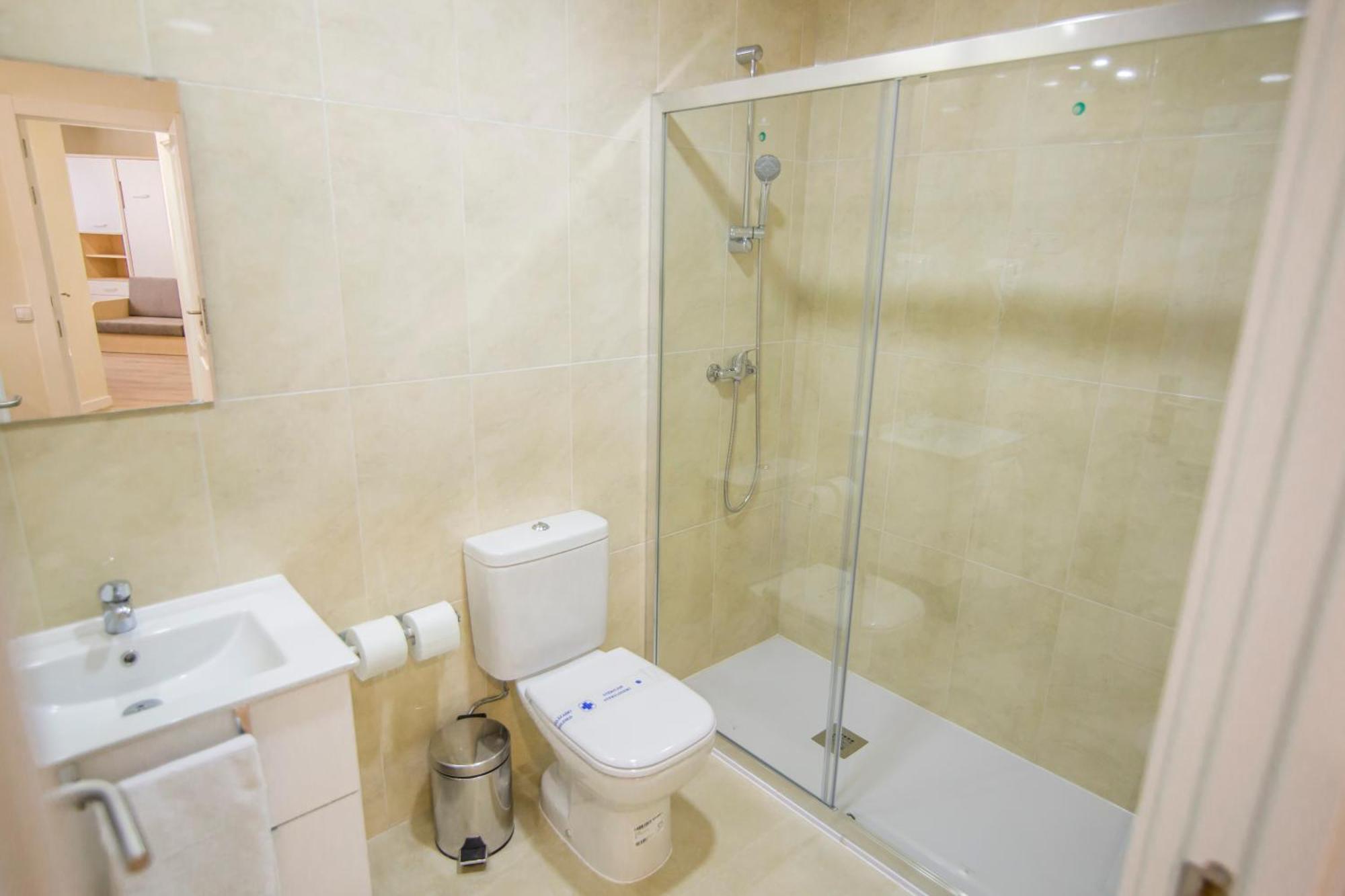 Apartamentos Plaza De Santiago - Estudios Turisticos - 1 Llave Pinto Ngoại thất bức ảnh